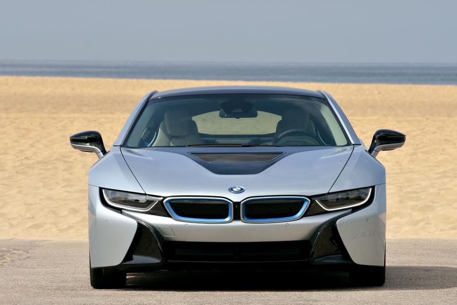 BMW i8 2014 года  (фото 96 из 180)